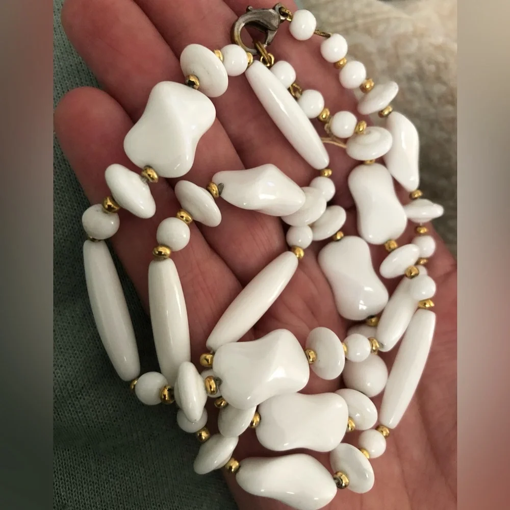Rare Milk Glass Art Deco Necklace vintage-Antique stunning jewellery collector - Picture 6 of 12